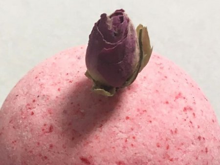 Rose Bath Bomb with Petals Zoom