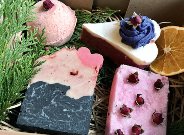 Rose and Magnolia Soap Gift Set - Zoom